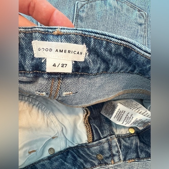 Good American Good Boy Wide Release Hem Jeans in INDIG0085 - Picture 12 of 14